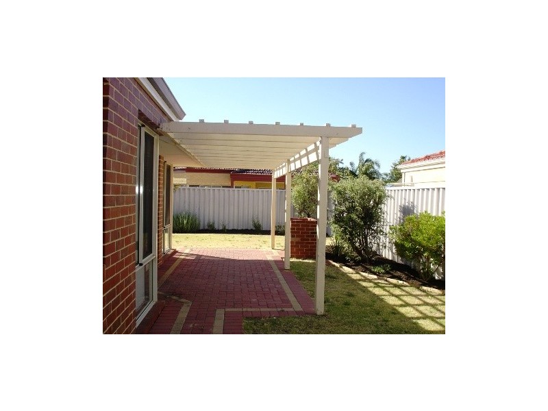 11 Daniel Drive, Canning Vale WA 6155