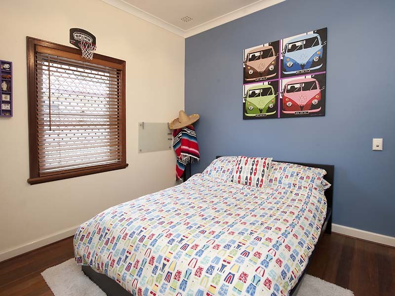 4 Anketell Street, Kensington WA 6151