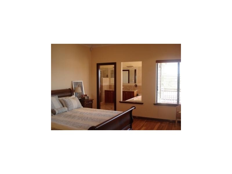 14 Etna Place, Rossmoyne WA 6148