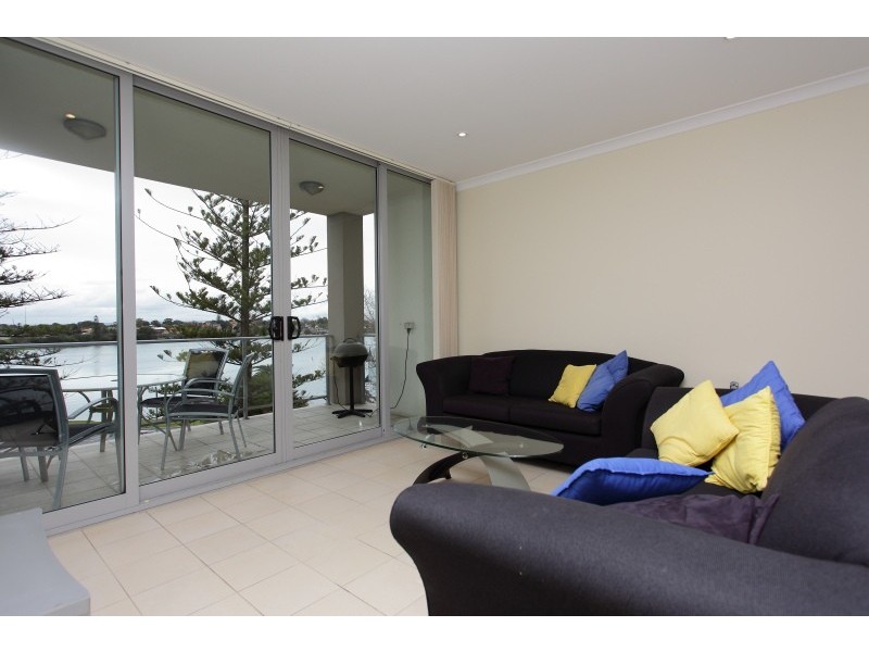303/1 The Esplanade, Mount Pleasant WA 6153