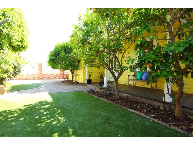 9 Kent Street, Victoria Park WA 6100