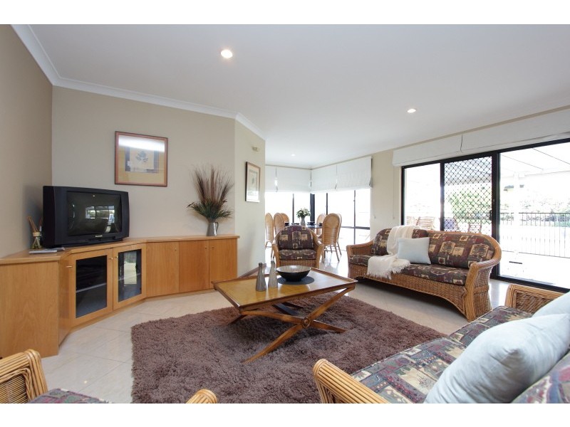 18 Rookwood Street, Mount Pleasant WA 6153