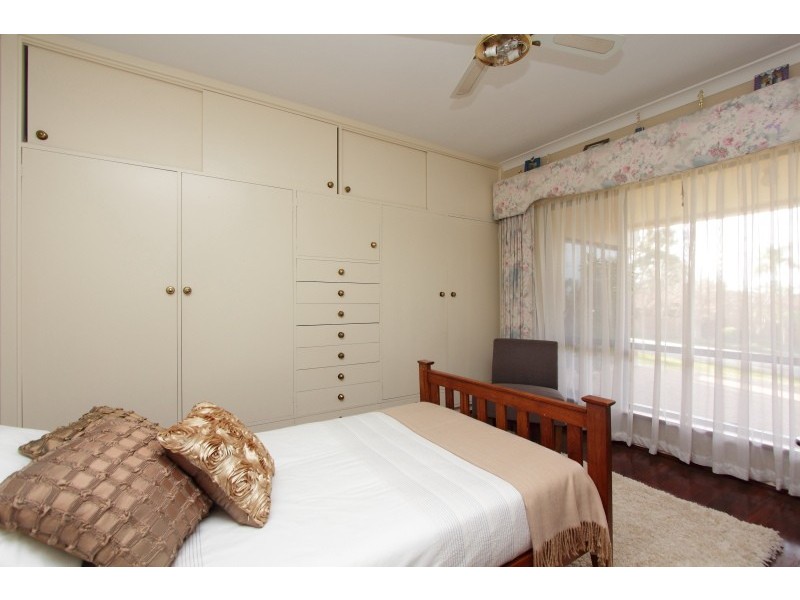 18 Rookwood Street, Mount Pleasant WA 6153