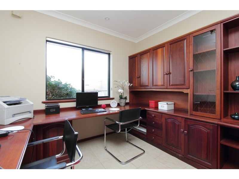 18 Rookwood Street, Mount Pleasant WA 6153