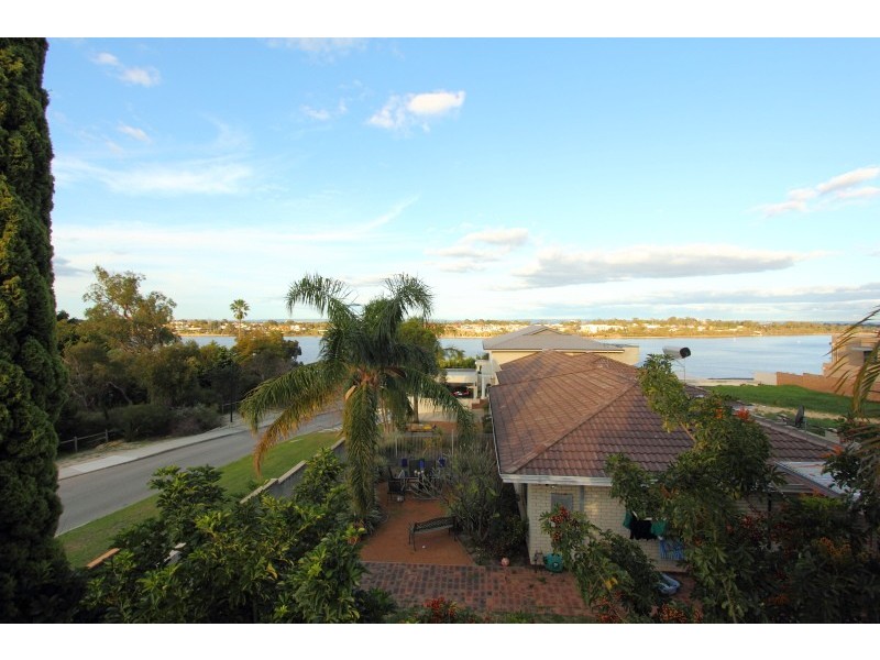 18 Rookwood Street, Mount Pleasant WA 6153