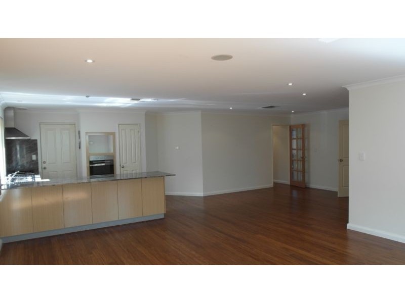 a/137 Lockhart Street, Como WA 6152