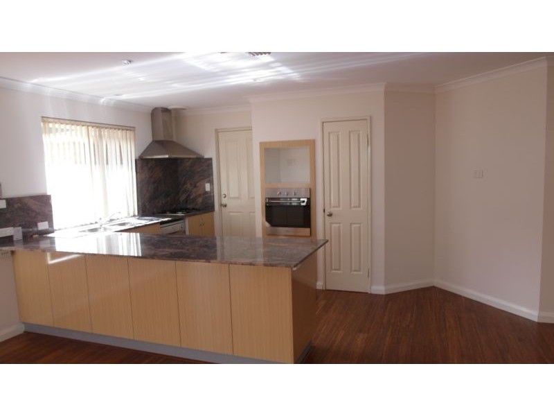 a/137 Lockhart Street, Como WA 6152