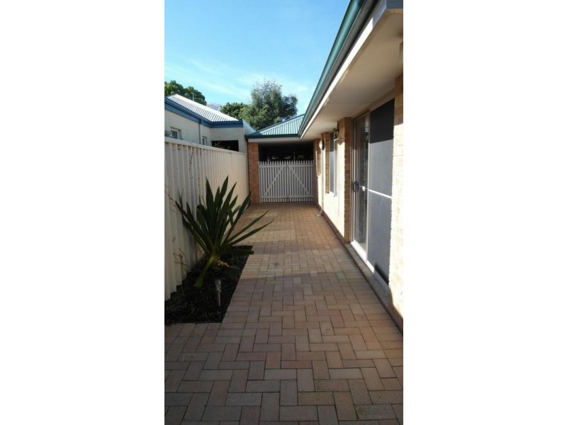 a/137 Lockhart Street, Como WA 6152