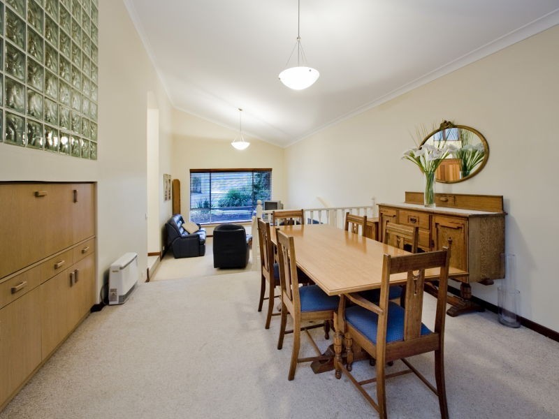 3 Glasnevin Court, Waterford WA 6152