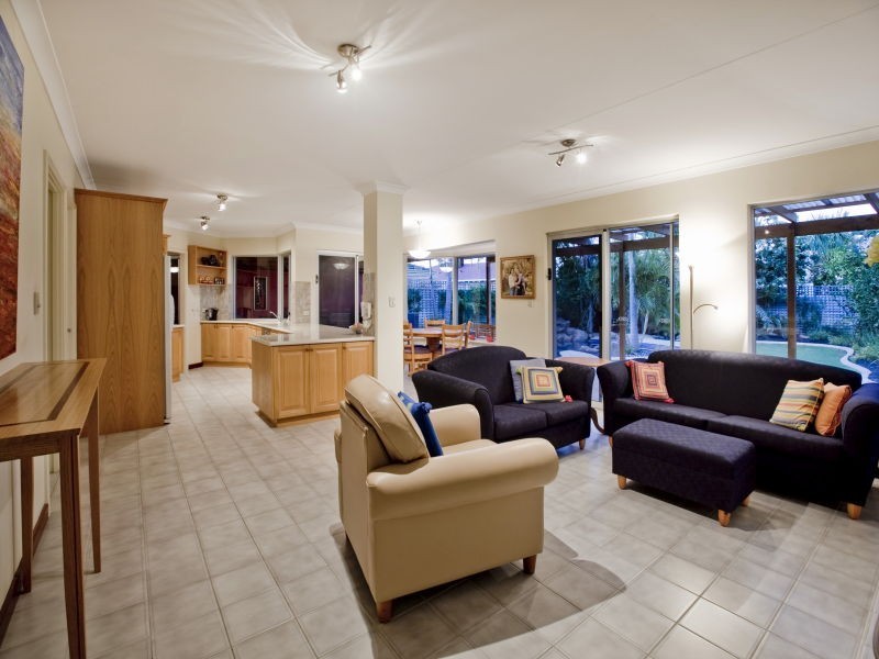 3 Glasnevin Court, Waterford WA 6152