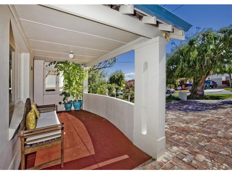 33 Fourth Avenue, Kensington WA 6151