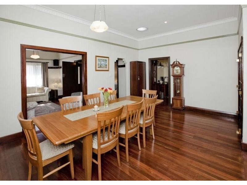 33 Fourth Avenue, Kensington WA 6151