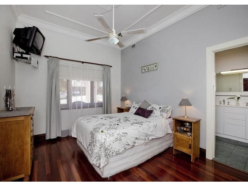 33 Fourth Avenue, Kensington WA 6151