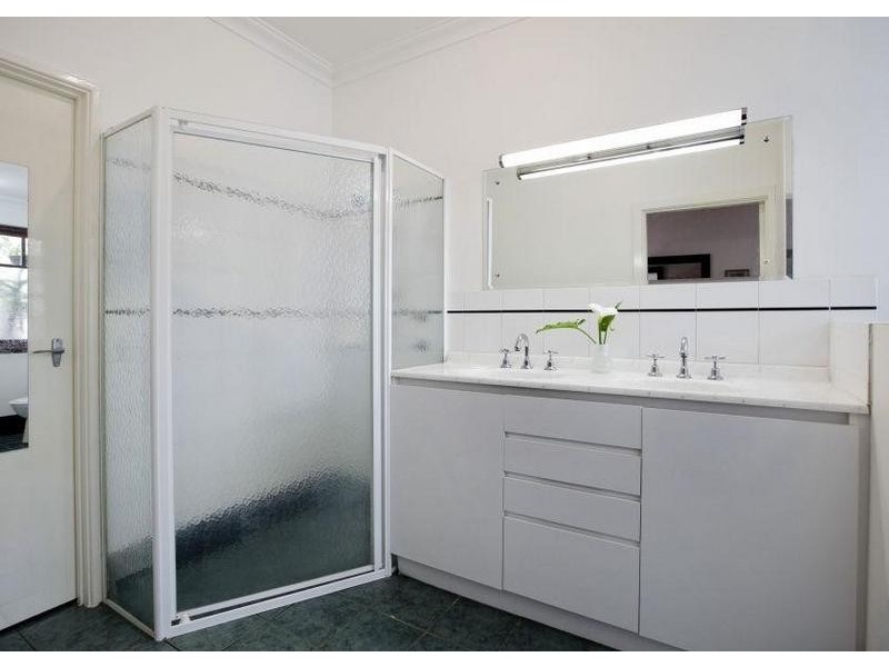 33 Fourth Avenue, Kensington WA 6151