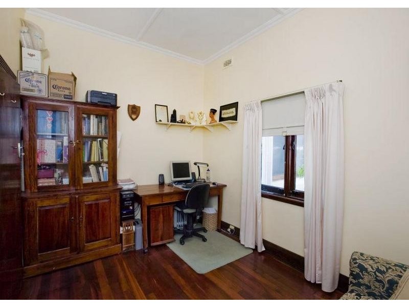 33 Fourth Avenue, Kensington WA 6151