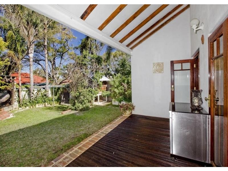 33 Fourth Avenue, Kensington WA 6151