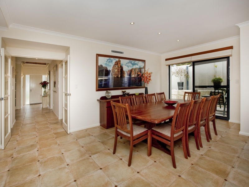 34 Roebuck Drive, Salter Point WA 6152