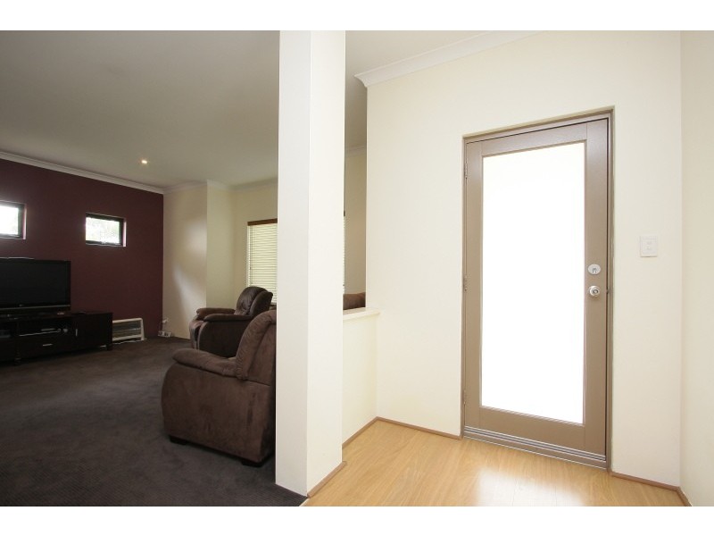 2 The Pines, Como WA 6152