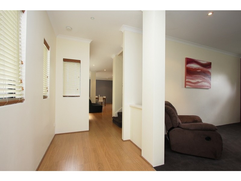 2 The Pines, Como WA 6152