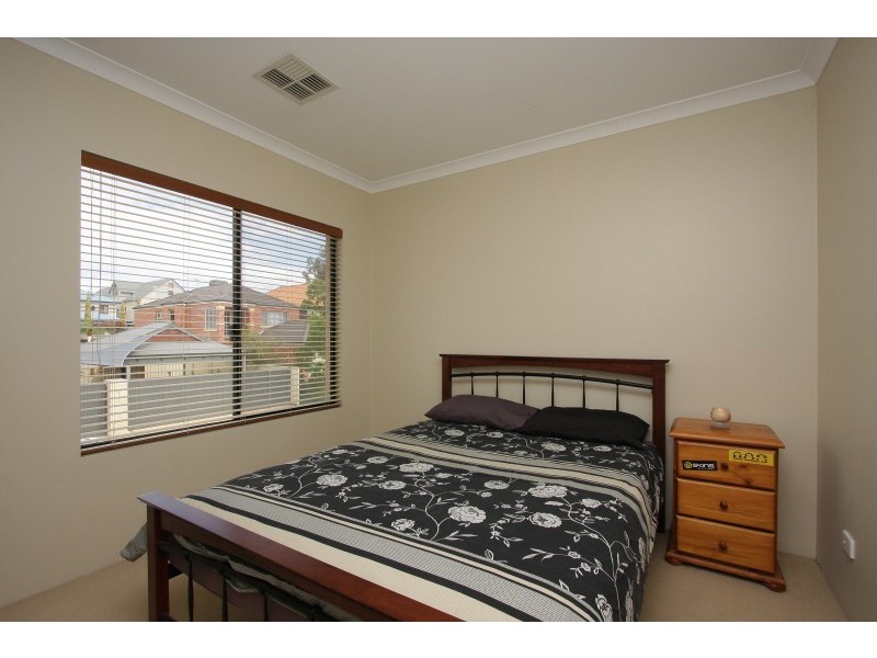 2 The Pines, Como WA 6152