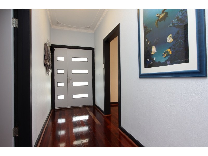 295 Keymer Street, Cloverdale WA 6105