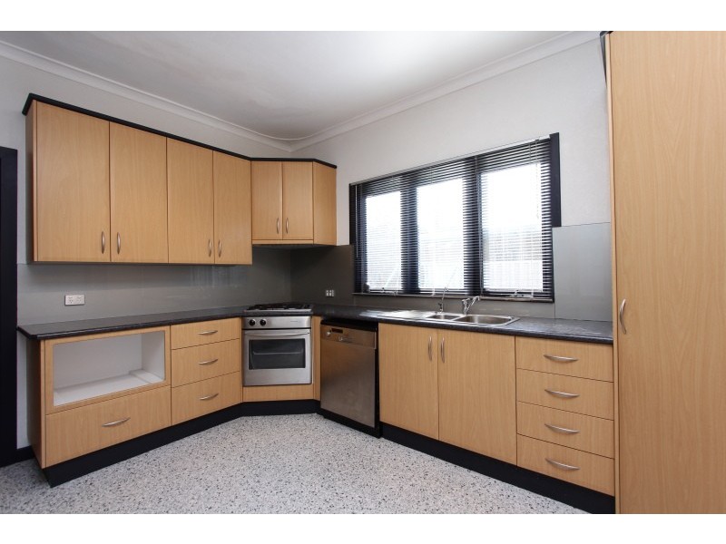 295 Keymer Street, Cloverdale WA 6105