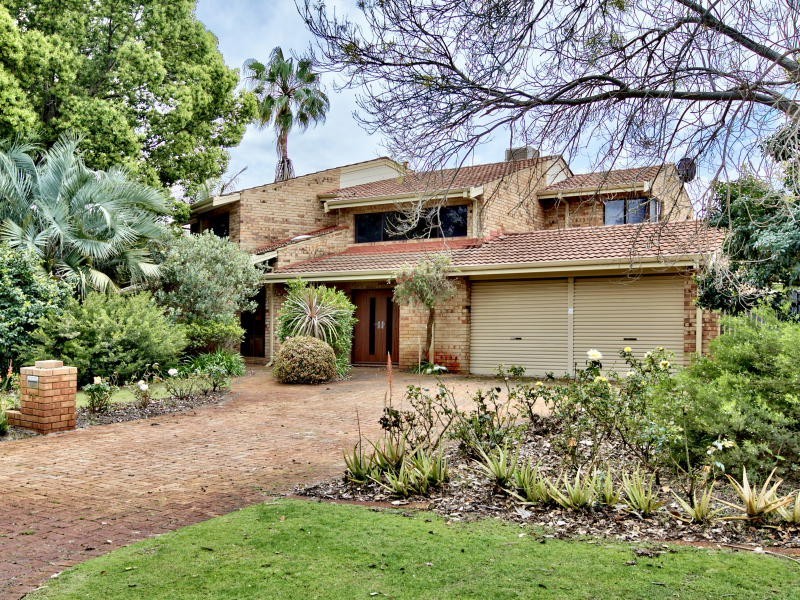 26 Carlow Circle, Waterford WA 6152