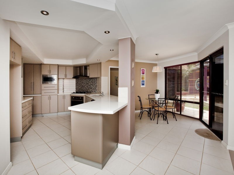 26 Carlow Circle, Waterford WA 6152