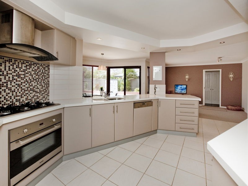 26 Carlow Circle, Waterford WA 6152