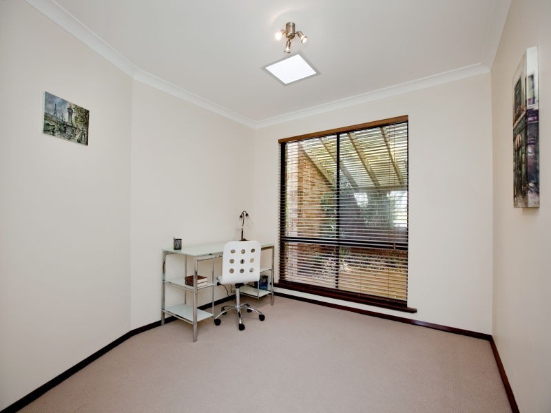 26 Carlow Circle, Waterford WA 6152