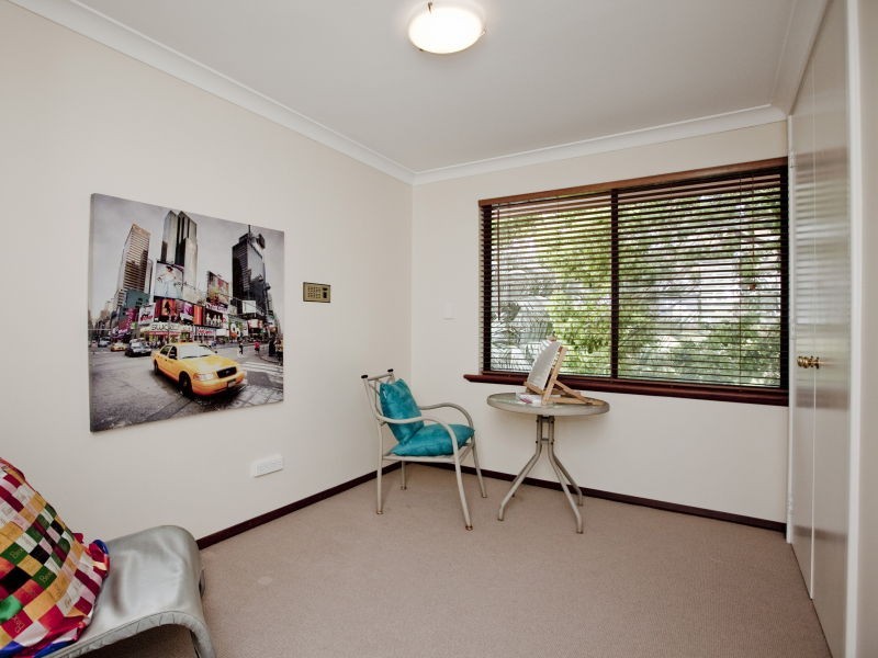 26 Carlow Circle, Waterford WA 6152