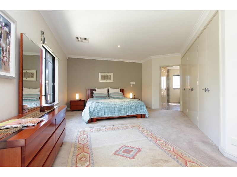 20 Springside Avenue, Mount Pleasant WA 6153