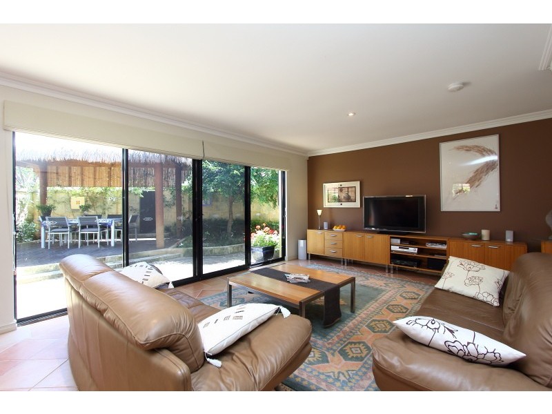 20 Springside Avenue, Mount Pleasant WA 6153