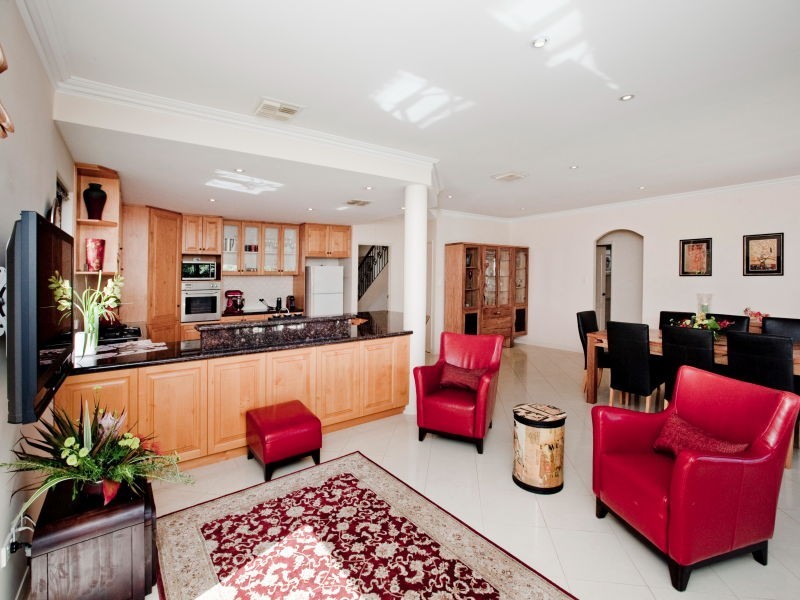 11 McNess Glade, Salter Point WA 6152