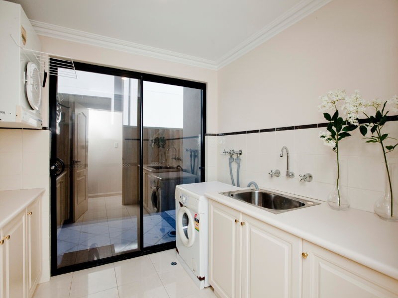 11 McNess Glade, Salter Point WA 6152