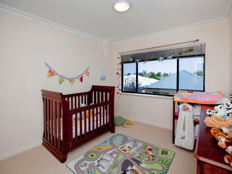 11 McNess Glade, Salter Point WA 6152