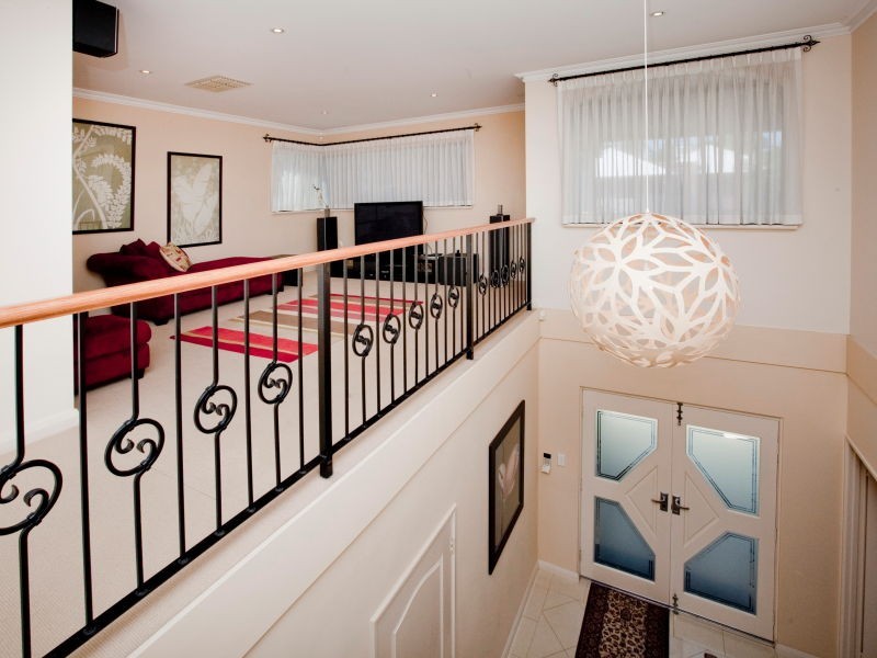 11 McNess Glade, Salter Point WA 6152