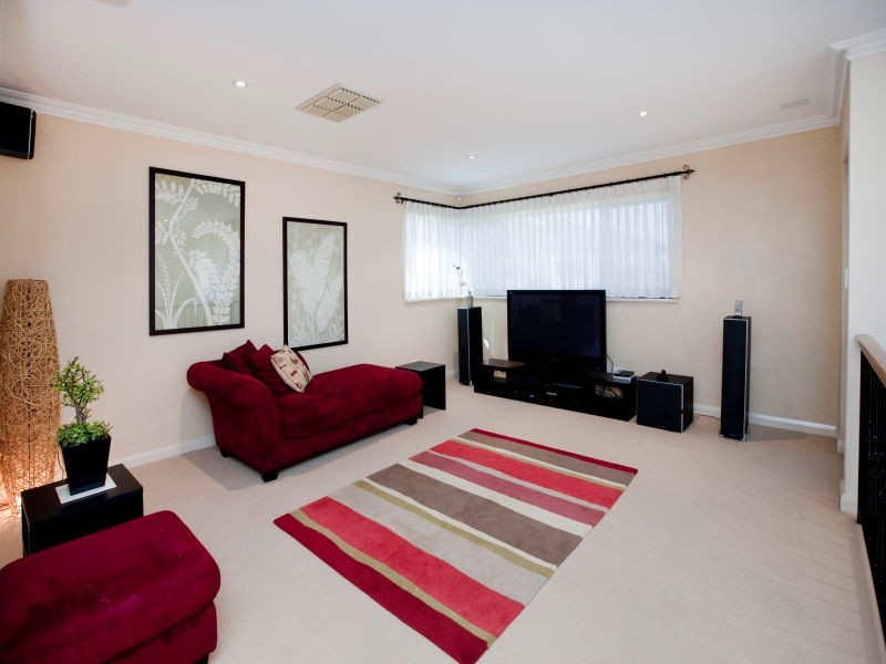 11 McNess Glade, Salter Point WA 6152