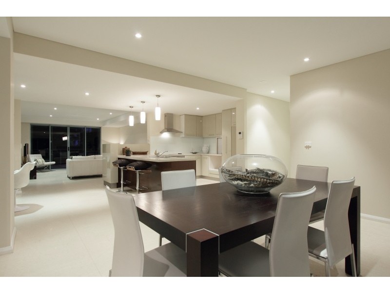 2/1 Tanunda Drive, Rivervale WA 6103