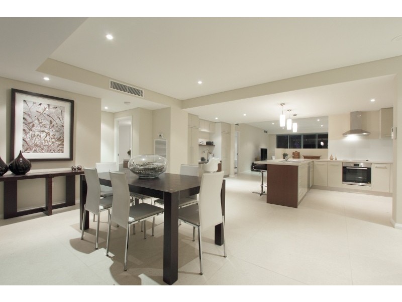 2/1 Tanunda Drive, Rivervale WA 6103