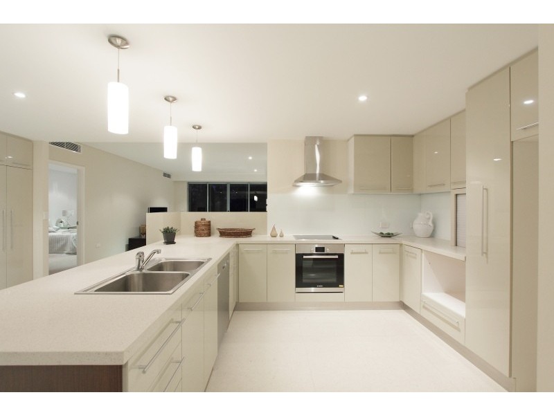 2/1 Tanunda Drive, Rivervale WA 6103