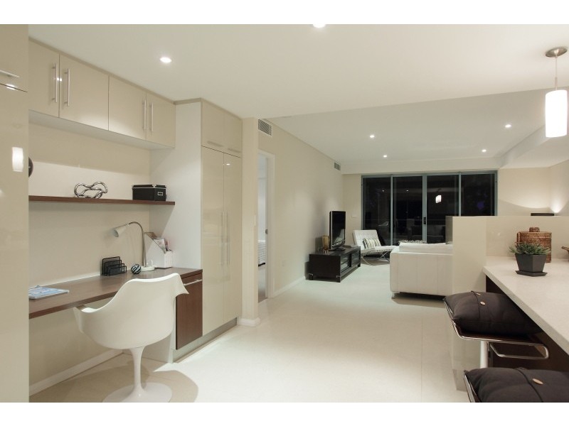 2/1 Tanunda Drive, Rivervale WA 6103