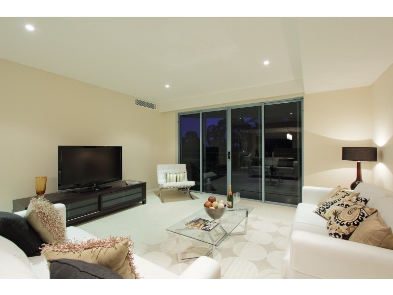 2/1 Tanunda Drive, Rivervale WA 6103