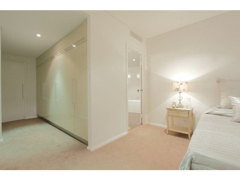 2/1 Tanunda Drive, Rivervale WA 6103