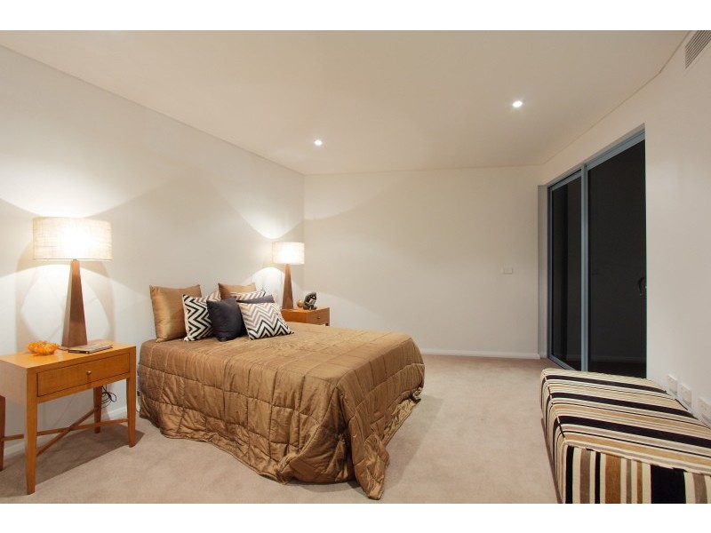 2/1 Tanunda Drive, Rivervale WA 6103