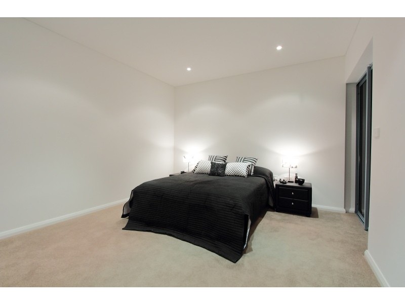 2/1 Tanunda Drive, Rivervale WA 6103