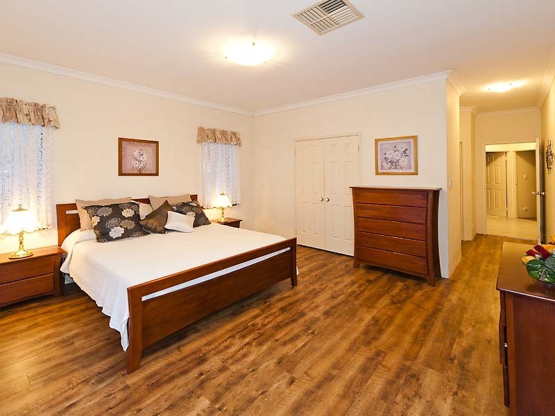 176 Albany Highway, Bedfordale WA 6112