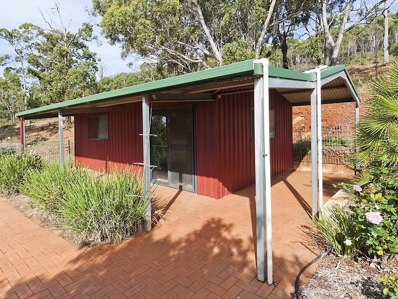 176 Albany Highway, Bedfordale WA 6112