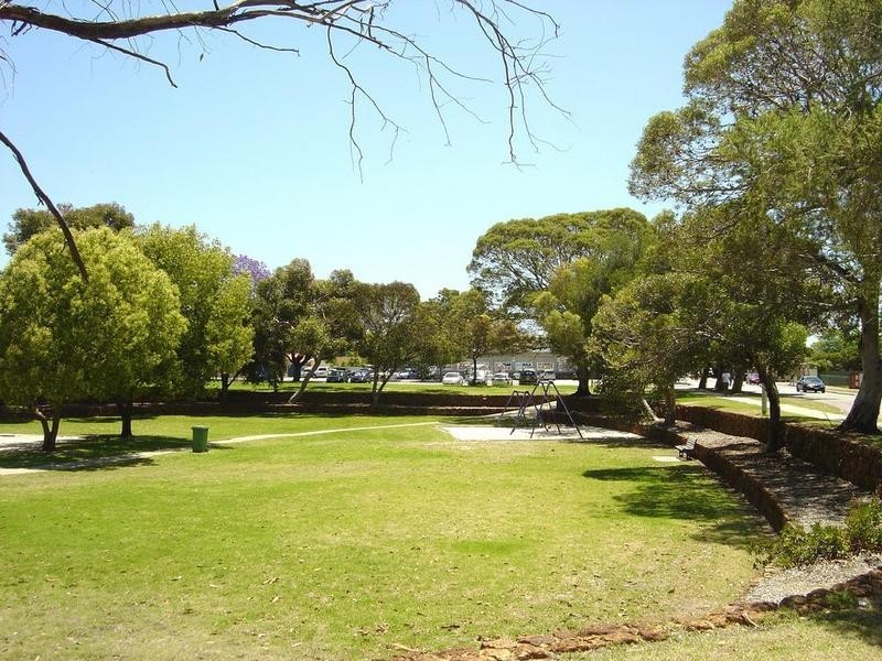 112a Surrey Road, Rivervale WA 6103