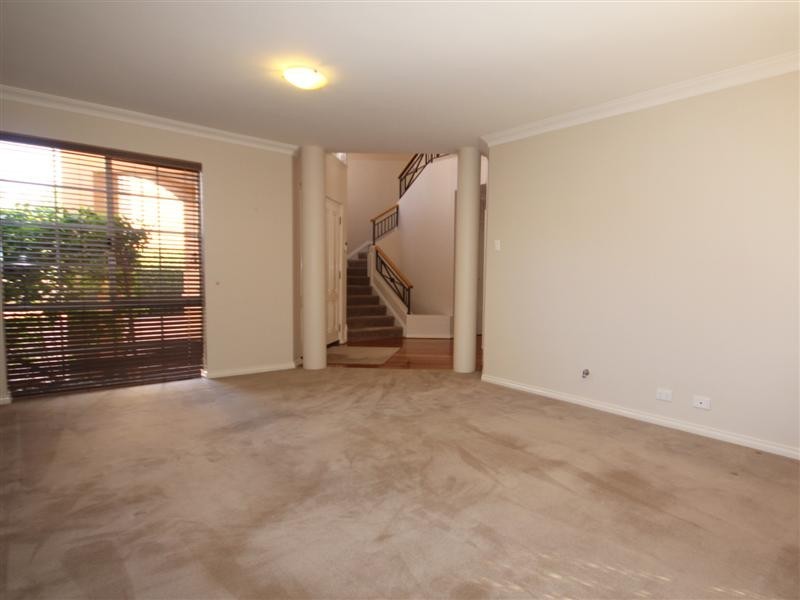 4/32 Renwick Street, South Perth WA 6151